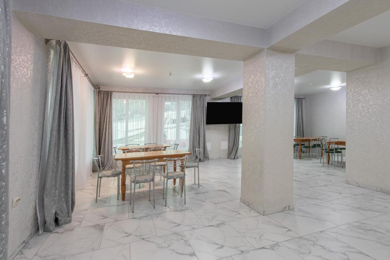 Шепіт Лісу Hotell Bukovel Exteriör bild