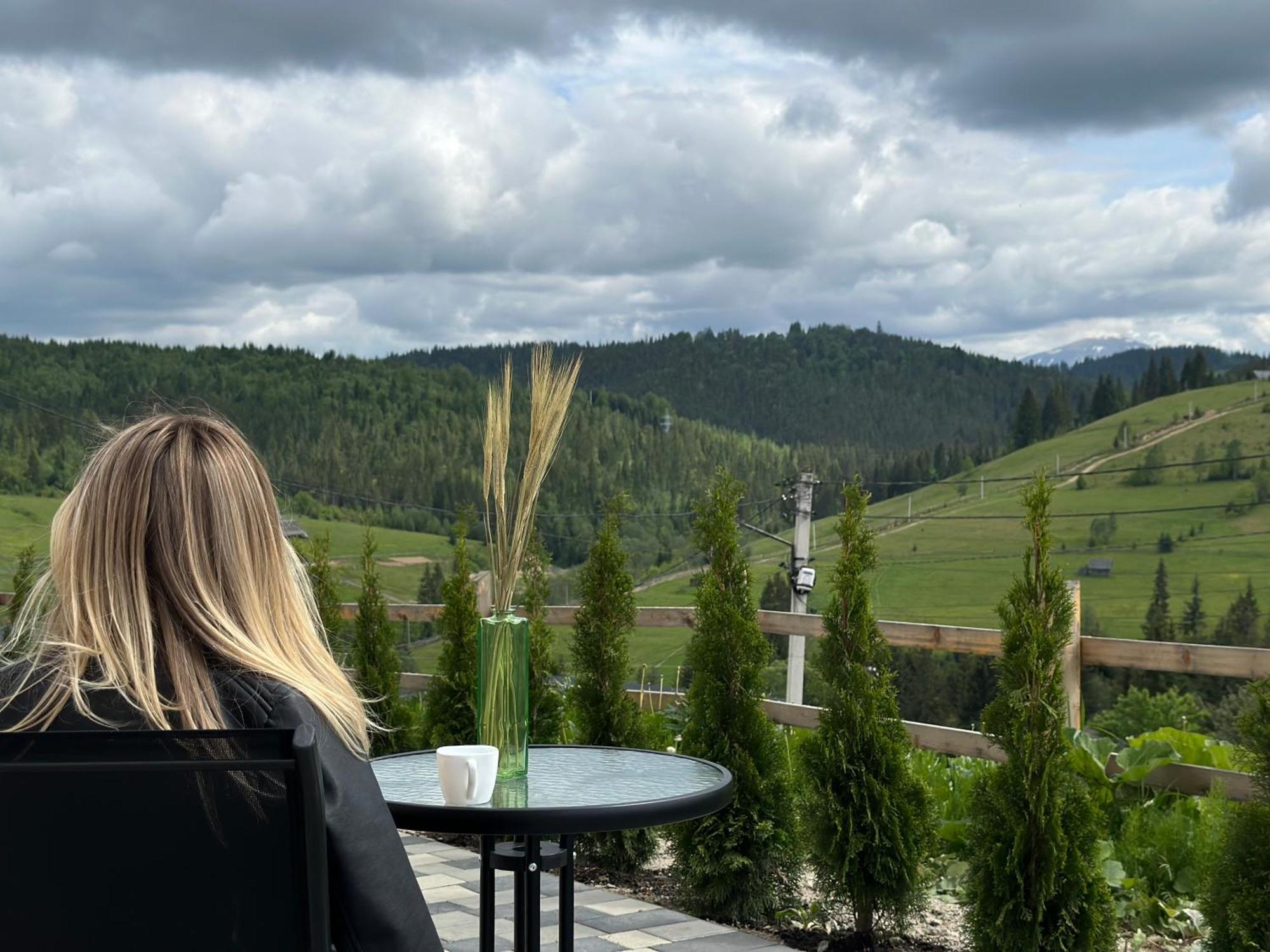 Шепіт Лісу Hotell Bukovel Exteriör bild