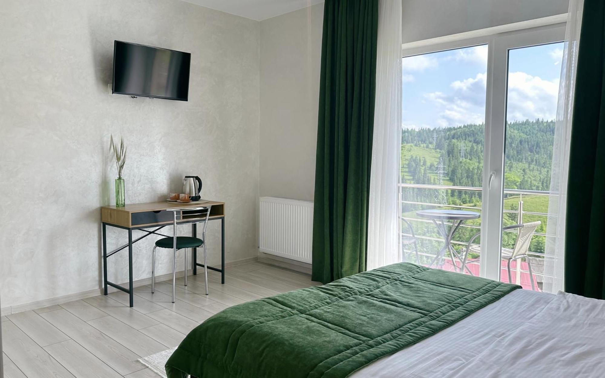 Шепіт Лісу Hotell Bukovel Exteriör bild