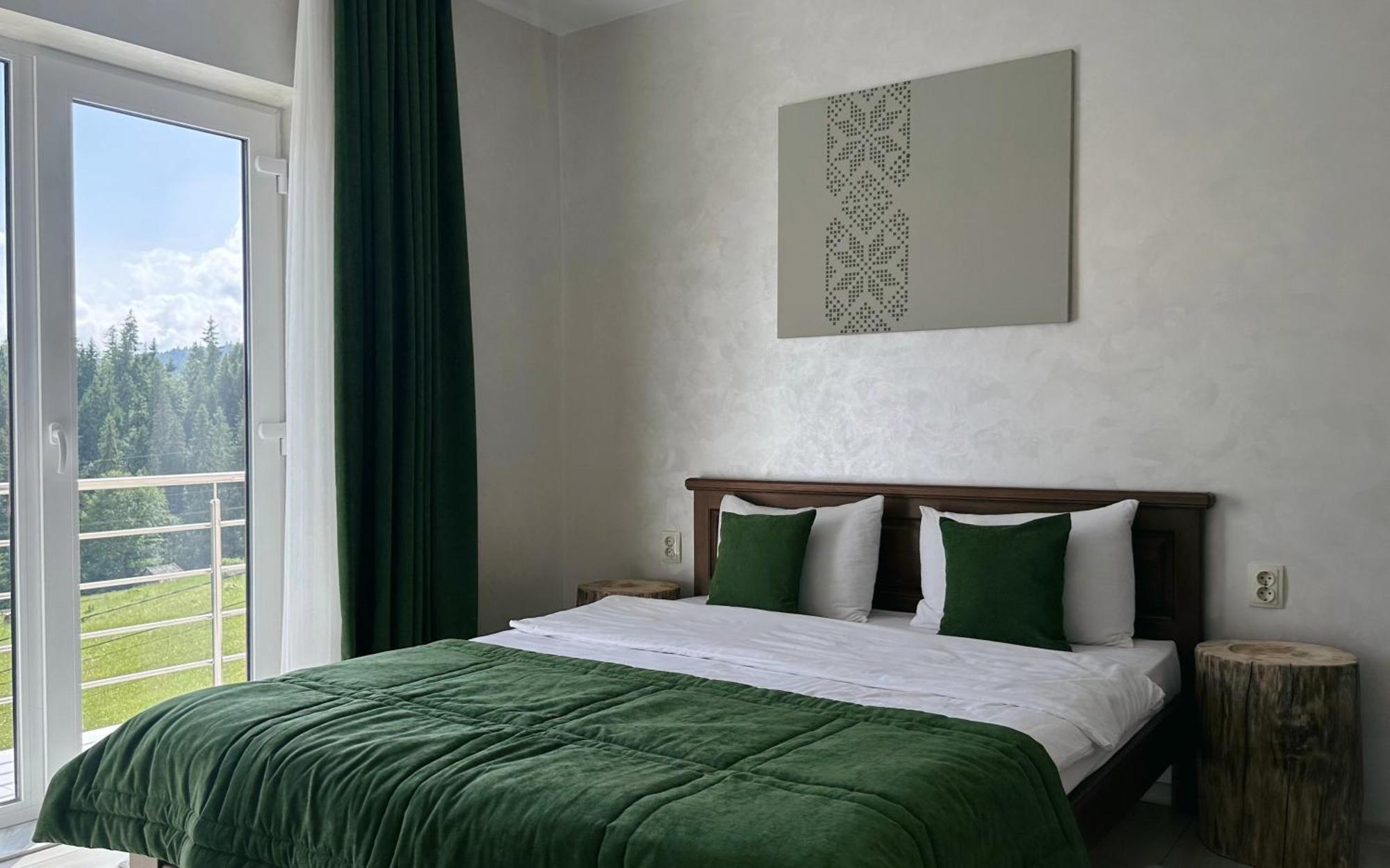 Шепіт Лісу Hotell Bukovel Exteriör bild